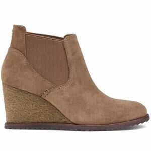 TRASK Tatum Wedge Bootie Suede Wedge Ankle Boots in Tan Size 8M